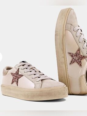 Shu Shop -New in Box- Women's Pink Star Accent Low-Top Sneakers